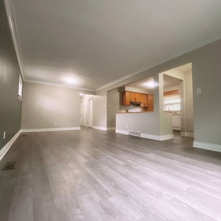 For Lease - 5 Watson Street Unit# Main, Toronto, Ontario - Photo 5