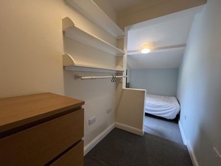 4 bedroom terraced house to rent - Photo 3