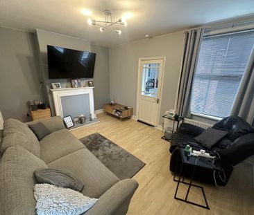 2 bedroom semi-detached house to rent - Photo 2