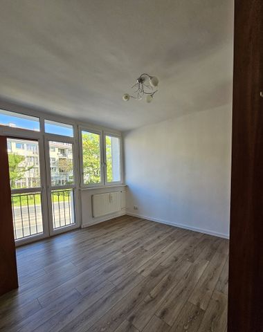 Trzy pokoje z balkonem widok na Katedrę ! - Photo 2