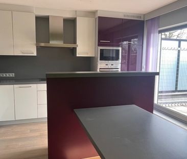 Appartement met twee slaapkamers, terras en afgesloten garage - Foto 4