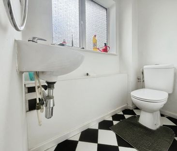 3 Bedroom End Terraced House To Rent - Photo 6