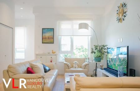 Townhouse in Vancouver West Side, BC - Photo 2