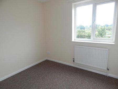 2 bedroom semi-detached house to rent - Photo 2