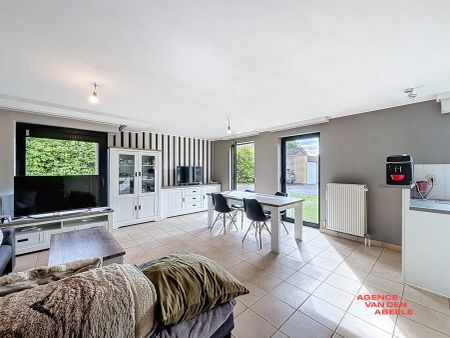 Ruim appartement dichtbij het hart van Oostkamp met garage - Photo 3