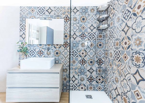 Spacious and bright single room in Piazza Monte Titano