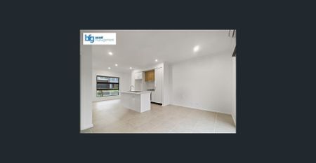 Modern & Spacious 3-Bedroom Townhouse in Clyde - Photo 4