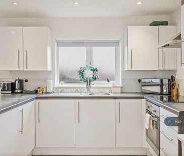 2 bedroom maisonette to rent - Photo 6