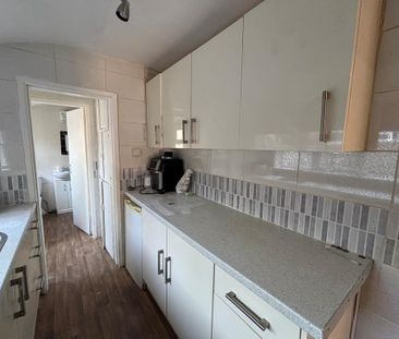 2 bedroom property to rent - Photo 4