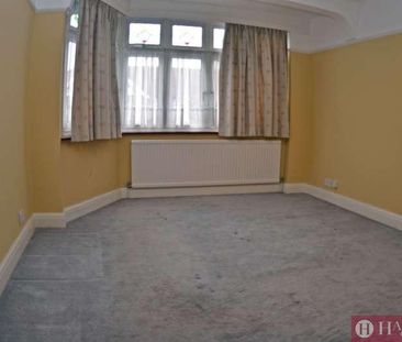 Eccleston Crescent, Goodmayes, RM6 - Photo 4