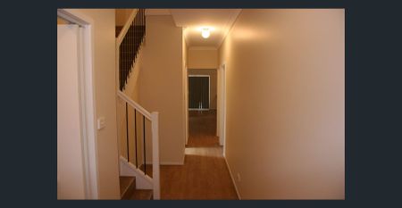 Great Location - 4 Bedroom Duplex - Photo 2