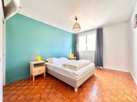 Location Appartement 3 pièces 77m² BORDEAUX 33000 - Photo 3