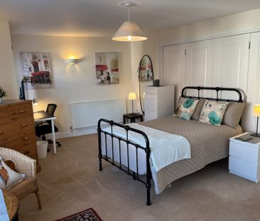 Room 3, Willowbrook, Great George Street, Godalming - Photo 6