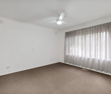 Spacious Family Home with Modern Features and Prime Location - Photo 6