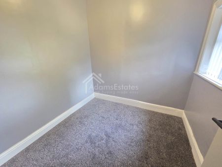 Price £1,300 pcm - Available Now - Unfurnished - Photo 3