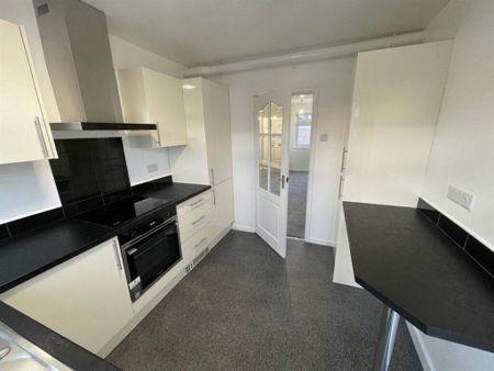 2 bedroom maisonette to rent - Photo 4