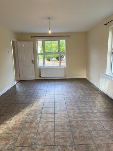 11 Ferndale, Warrenpoint, BT34 3FE - Photo 2