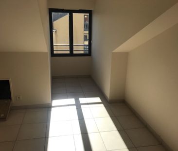 Location Appartement 5 pièces 146m² CANNES 06400 - Photo 2