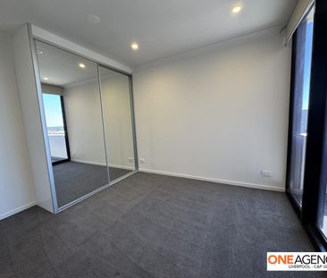 Modern Apartment in Prime Liverpool Location with Swimming Pool! - Photo 3