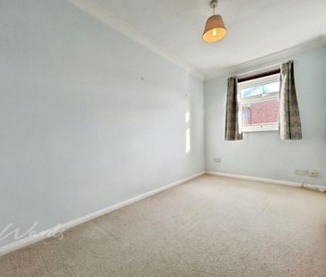 2 bedroom end of terrace house to rent - Photo 4