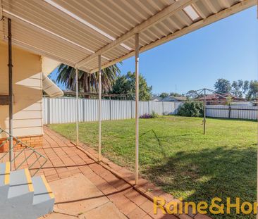 Charming Family Home - Photo 5