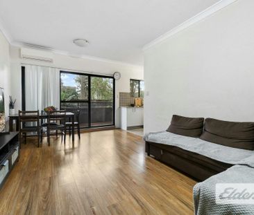 Modern Two-Bedroom Apartment in Central Flemington Location - Photo 6