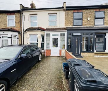 3 bedroom flat to rent - Photo 6