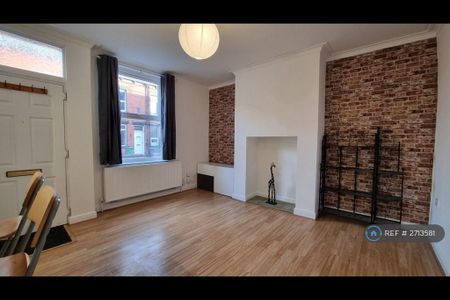 4 bedroom terraced house to rent - Photo 2