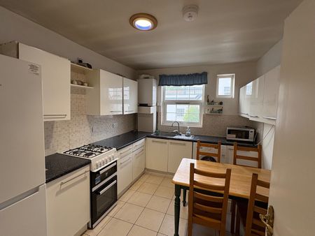2 Bed Flat, North Finchley, N12 - Photo 4