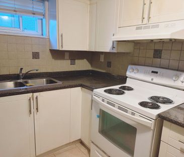 For Lease - 56 Corby Crescent Unit# Lower, Brampton, Ontario - Photo 3