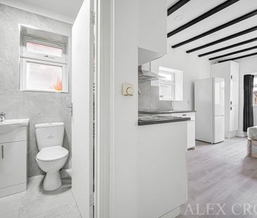 Studio to rent - Photo 1