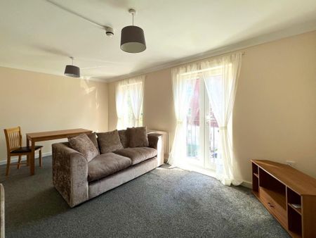 1 bedroom in a house share to rent - Photo 2