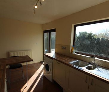 2 bedroom end of terrace house to rent - Photo 4