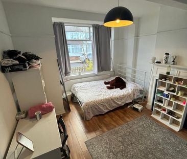Room in a Shared House, Couples Allowed, SW16 - Photo 3
