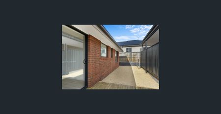 Spacious Modern Villa, Great Location - Photo 5