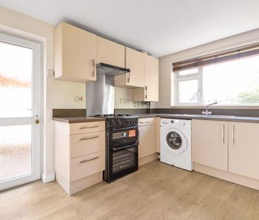 4 bedroom detached house to rent - Photo 3