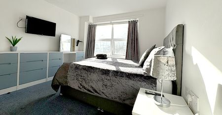 Flat 1, Kempston Court, University Campus - Photo 4