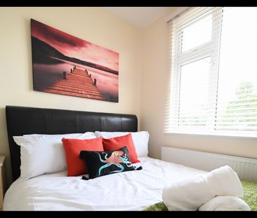 4 Bed Semi-Detached House, Richmond Hill, LU2 - Photo 4
