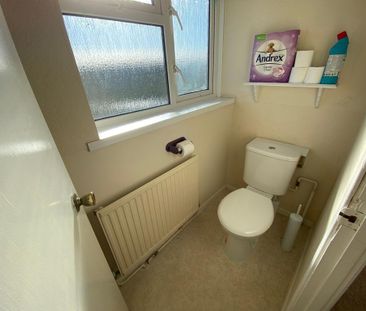 4 bedroom terraced house to rent - Photo 5