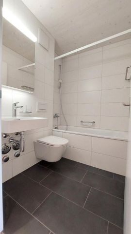 Topmoderne 2.5-ZW à 60 m2 mit grossem Balkon - Photo 3
