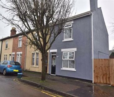 4 bedroom house - Photo 1