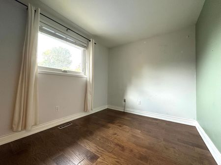 For Lease - 684 Cape Avenue, Burlington, Ontario - Photo 3