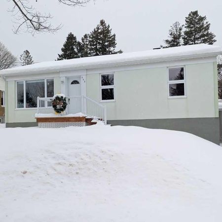 Maison à louer avec piscine – Québec (Sainte‑Foy) - Photo 4