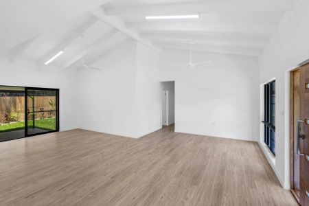 Modern 4-bedroom family home – Clifton Beach - Photo 2