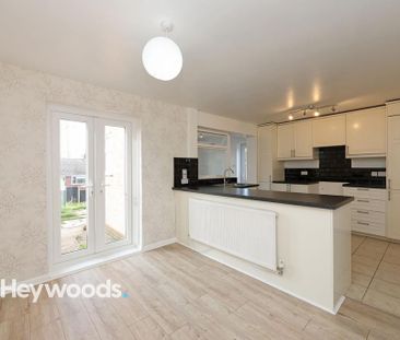 4 bedroom semi-detached house to rent - Photo 1