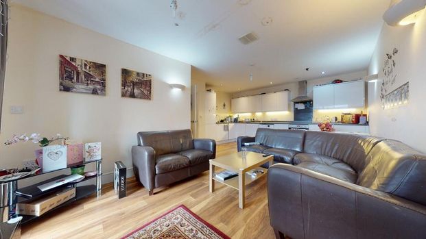 2 bedroom flat to rent - Photo 1