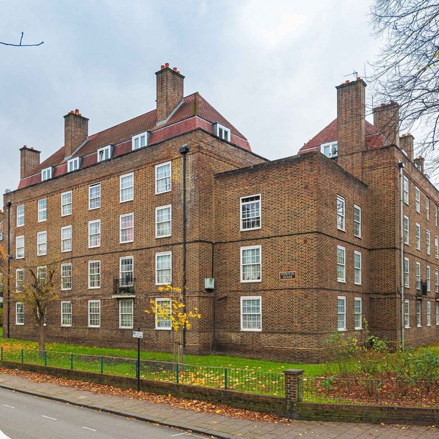 Room in a Shared Flat, Newton House, SW8 - Photo 1