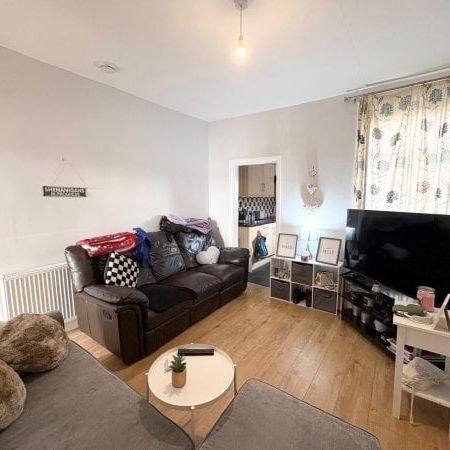 Lawrence Street, Nottingham, NG10 - Photo 1