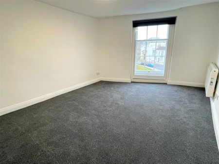 Upper High Street, Taunton, Somerset - Photo 2