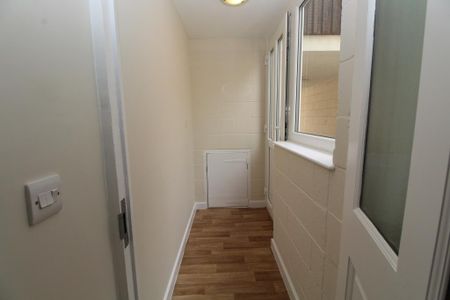 3 bedroom terraced house to rent - Photo 2